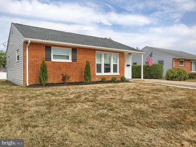 Building Photo - 1300 Strafford Rd