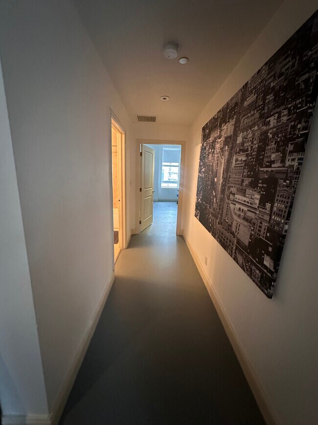 Building Photo - 111 E Flagler St