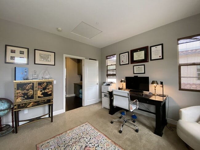 Building Photo - 3BD Home with Amazing Panoramic Ocean Views!