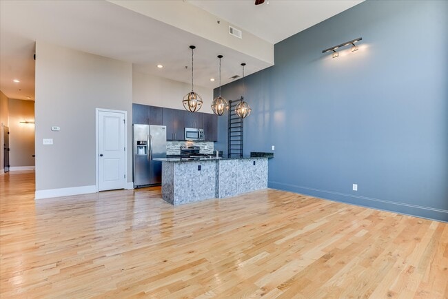 Building Photo - 936 Broad St