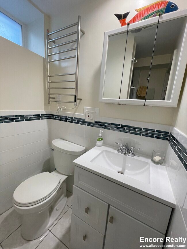 Building Photo - 56 Hobson St