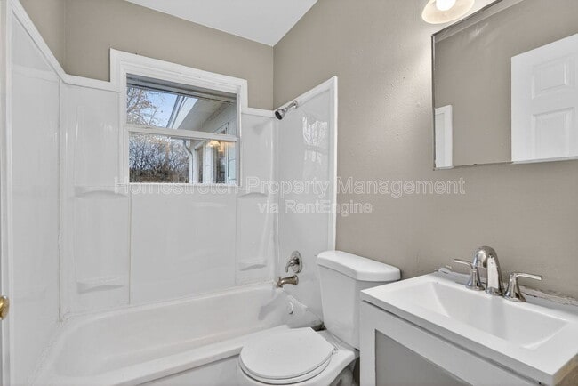 Building Photo - 129 Cameron Rd