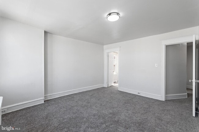 Building Photo - 4123-4100 Tyson Ave