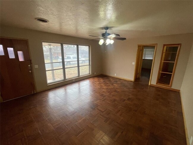 Building Photo - 1019 N Randall Rd