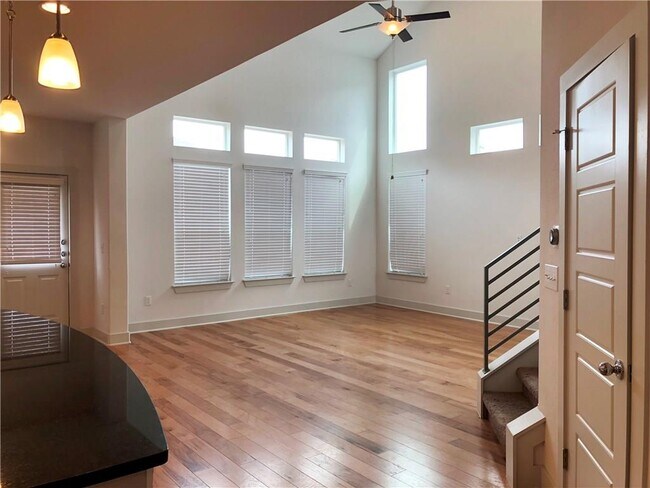 Building Photo - 2210 Capulet St