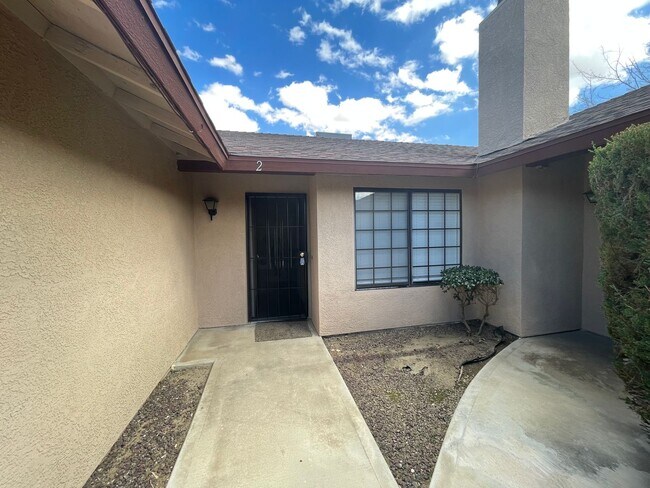 Building Photo - 0484