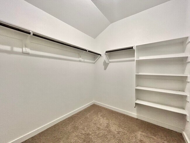 Building Photo - Inviting 4-Bed, 2.5-Bath Home with High Ceilings and Covered Deck