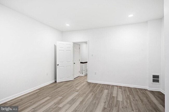 Building Photo - 5540 Harmer St