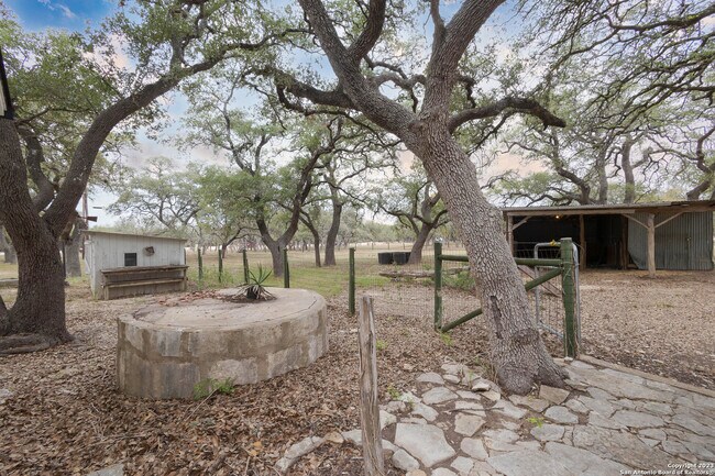 Building Photo - 33121 Blanco Rd