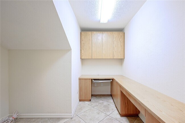 Building Photo - 5805 Grande Reserve Way