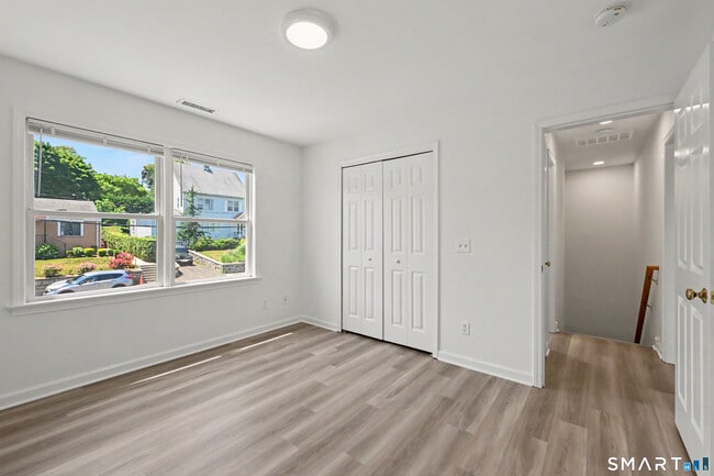 Building Photo - 21 Whitmore Ln