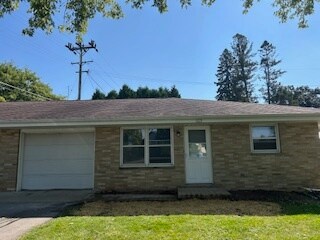 Primary Photo - 223 Braatz Dr