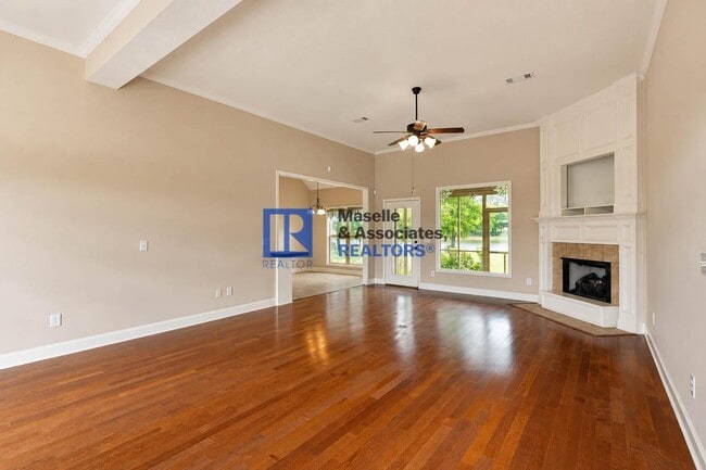 Building Photo - 3 Bed / 2 Bath Home on the Water in Ashbrooke