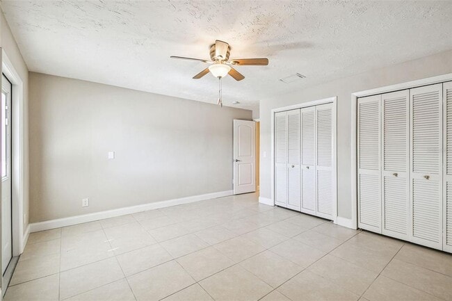 Building Photo - 5050 Porpoise Pl