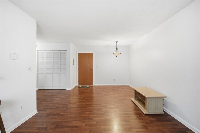 Building Photo - 72 Barrett St