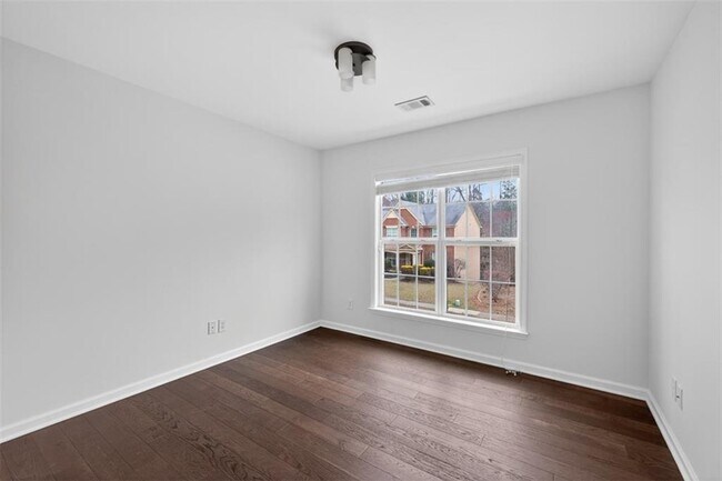 Building Photo - 5008 Bethpage Dr NE