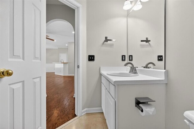 Building Photo - 2885 Stonehenge Ct