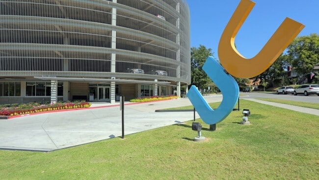 Building Photo - 1722 S Carson Ave