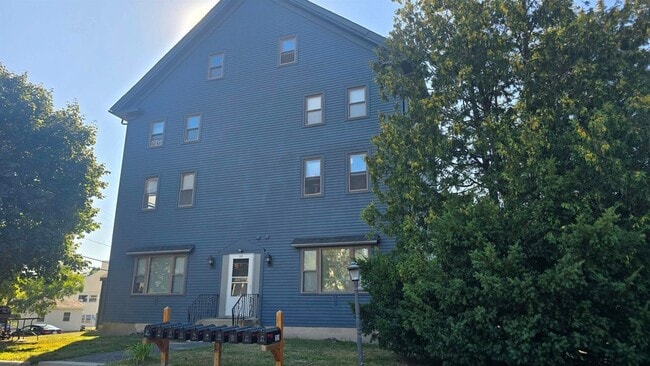 Building Photo - 159 Portsmouth Ave
