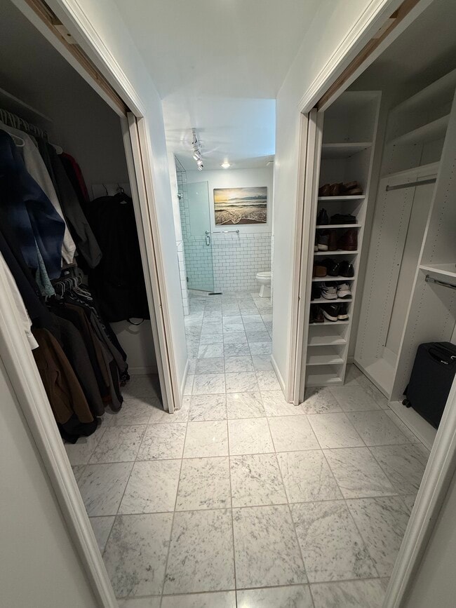 Building Photo - 4444 Lindell Blvd