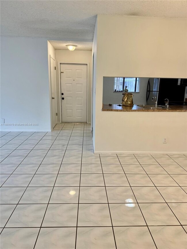 Building Photo - 110 Gardens Dr