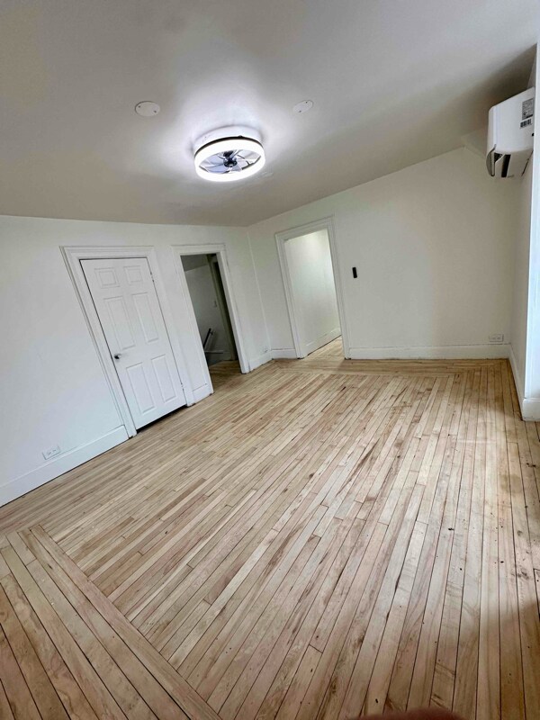 Building Photo - 218 N Main St