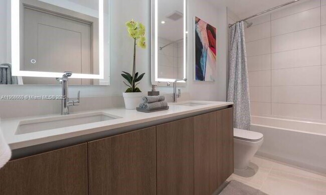 Building Photo - 340 SE 3rd St