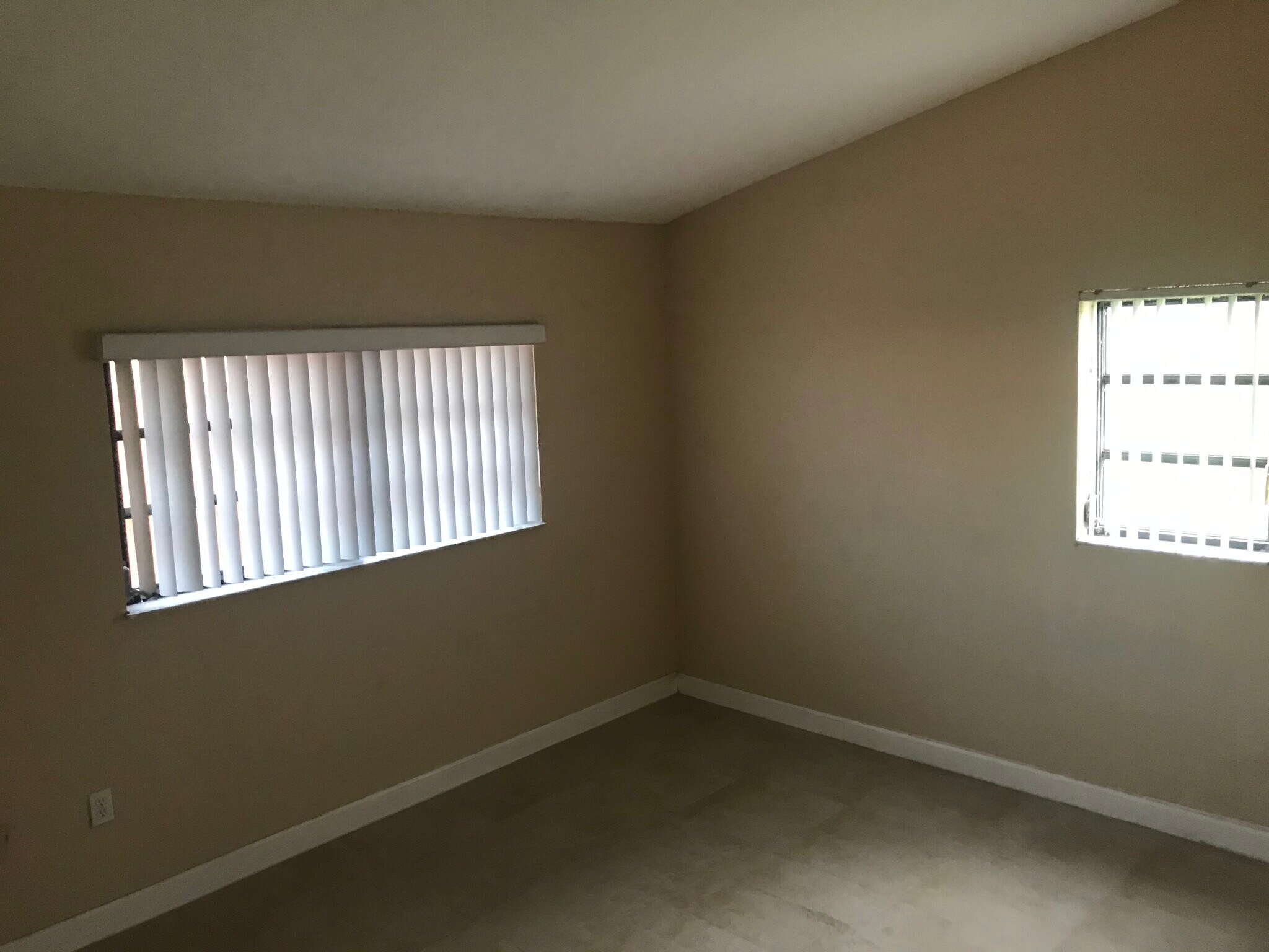 Building Photo - 8371 SW 148th Pl