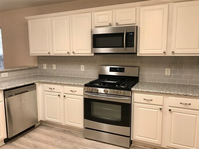 Building Photo - 115 S Vesper Bend Cir