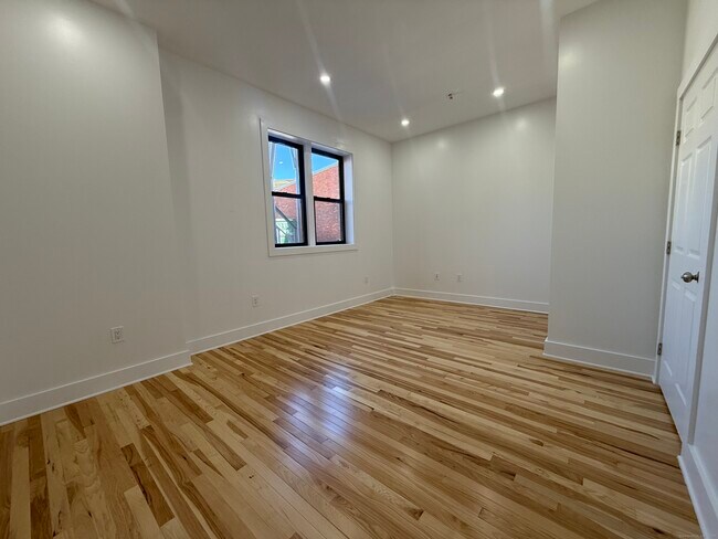 Building Photo - 253 State St