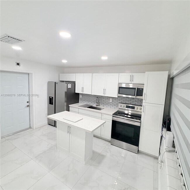 Building Photo - 10305 SW 149th Terrace