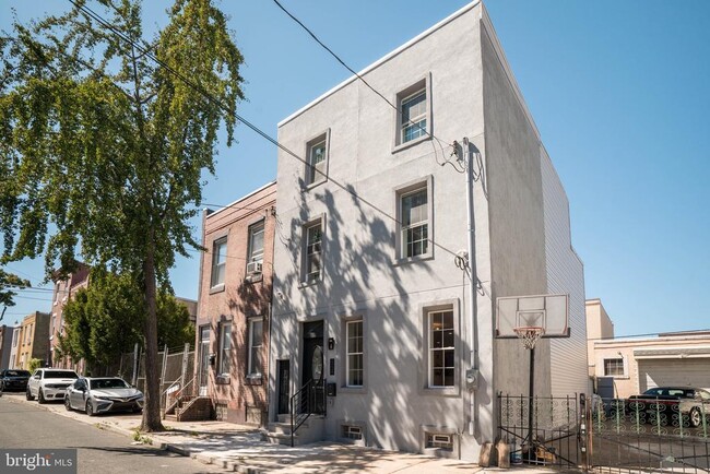 Building Photo - 3038 Salmon St