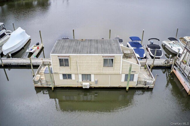 Building Photo - 149 C Riverside Dr