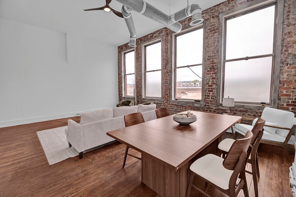 Building Photo - 2119 1st Ave N