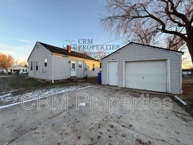 Building Photo - 1301 S Waugh St