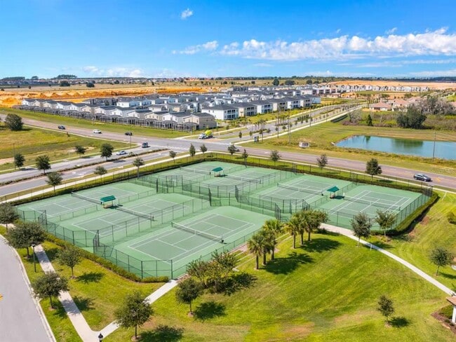 Building Photo - 1043 Splash Shot Pl