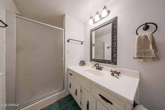 Building Photo - 601 E Forest Hills Dr