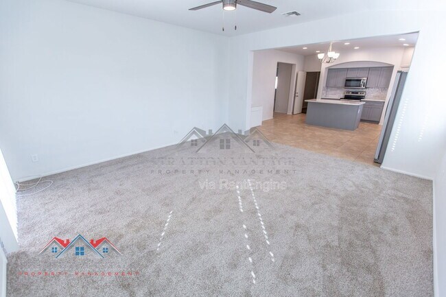 Building Photo - 9096 N 97th Dr