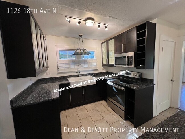 Building Photo - 1126 18th Ave N