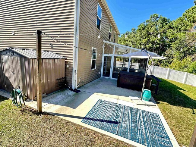 Building Photo - 340 Emery Oak Dr