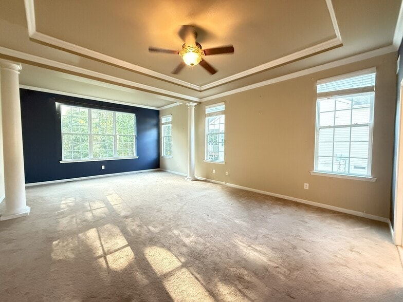 Building Photo - 3145 Pine Valley Way