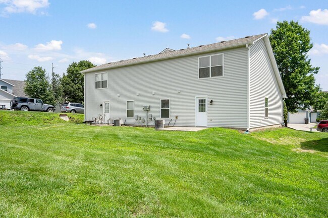 Building Photo - 3515-3517 Prescott Dr.
