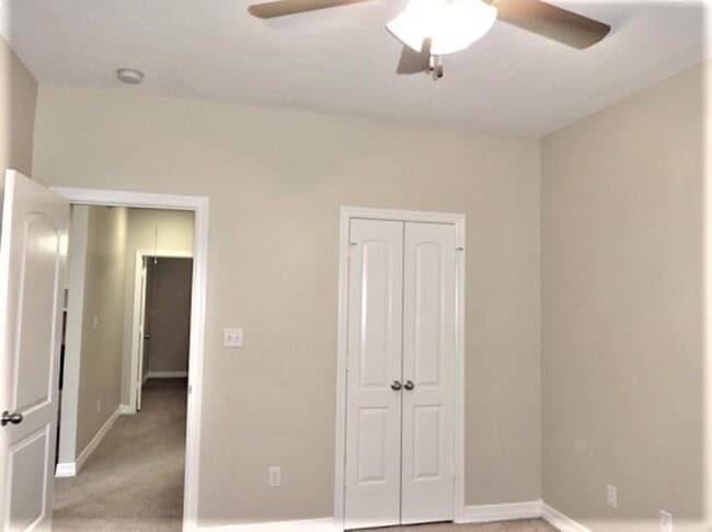 Building Photo - 12424 Red Stag Ct