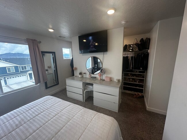 Building Photo - 1053 Waterway Ln