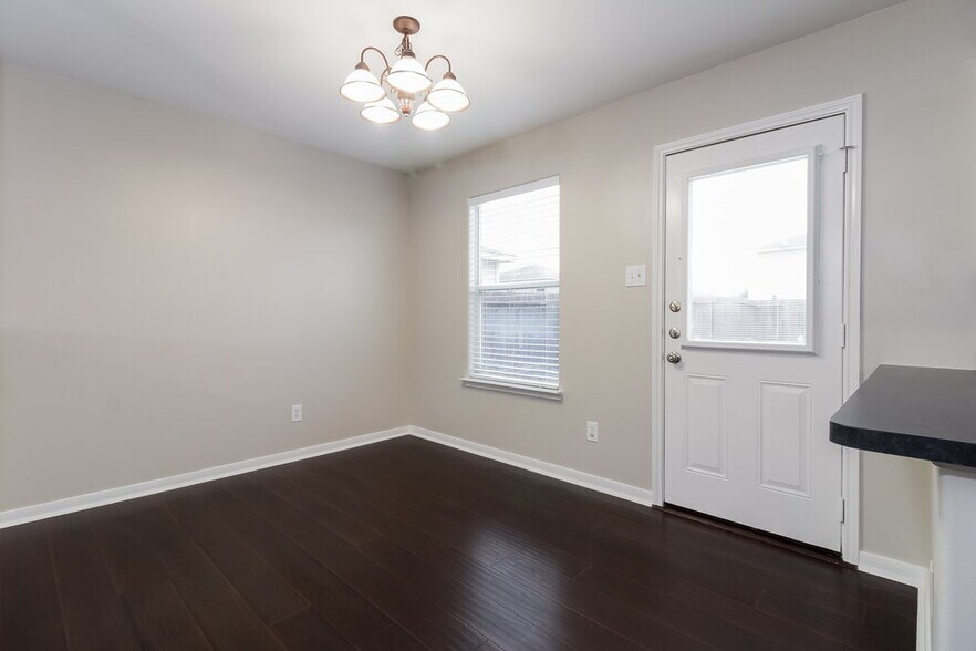 Building Photo - 29043 Village Creek Loop