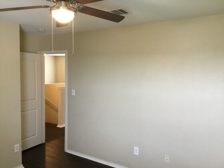 Building Photo - 150 Myrtle St