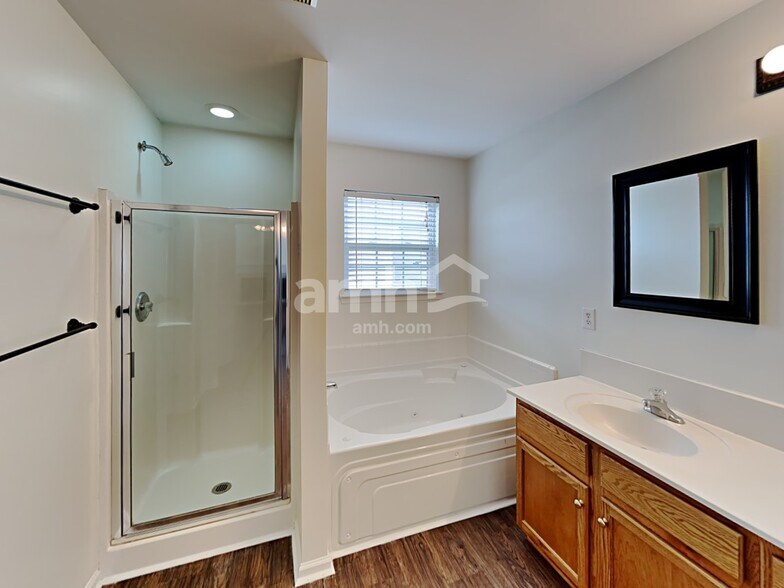 Building Photo - 2005 Brook Valley Run