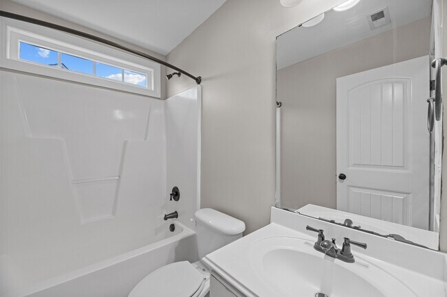 Building Photo - 108 Coree Way