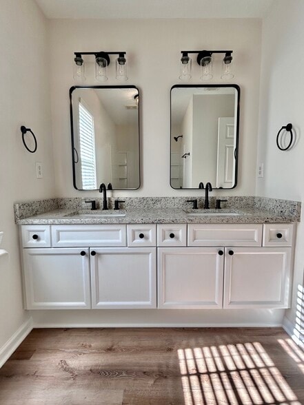 primary bathroom - 2482 Nashboro Blvd