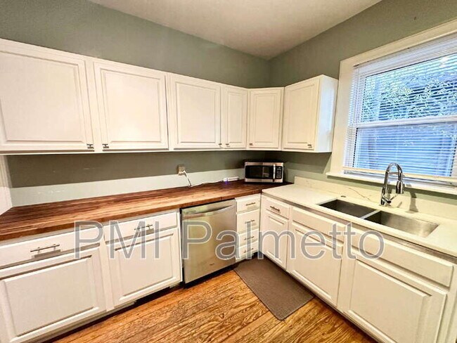 Building Photo - 2817 Columbia Ave